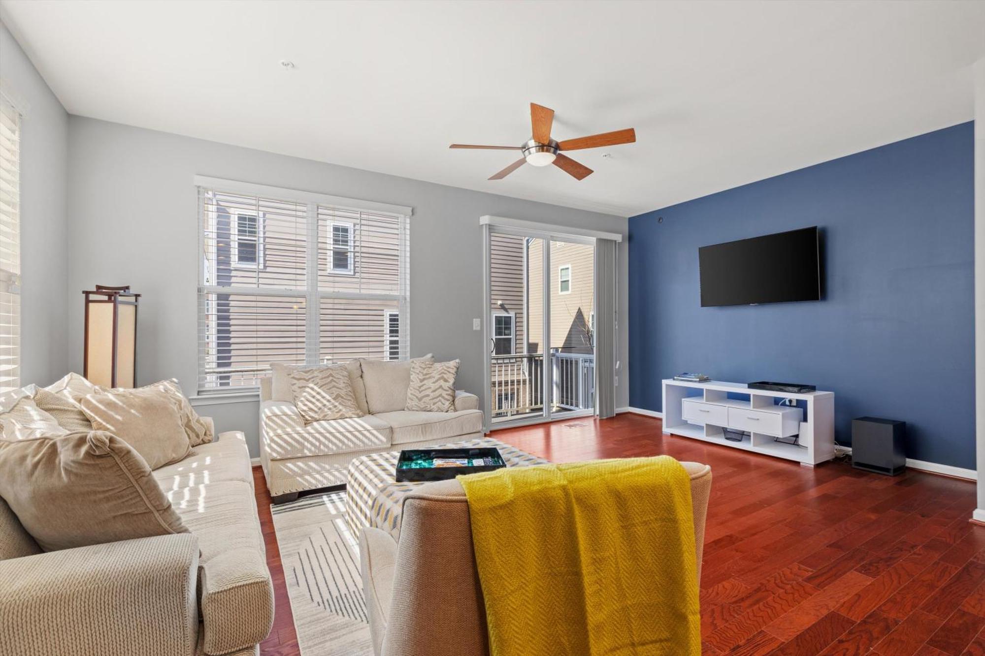 Convenience At A Great Value 4-br Dc * Washington