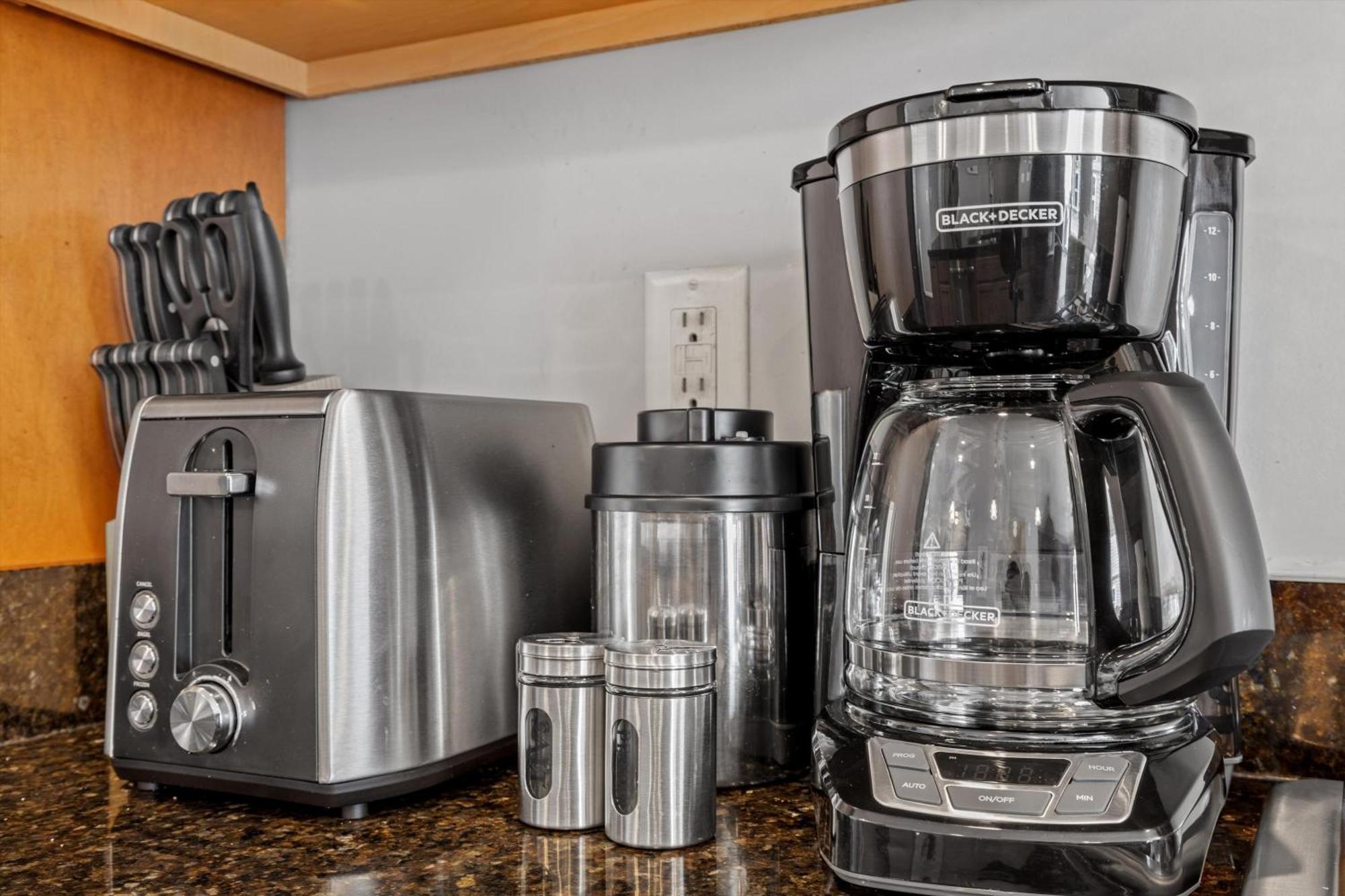Holiday home Convenience At A Great Value 4-br Dc