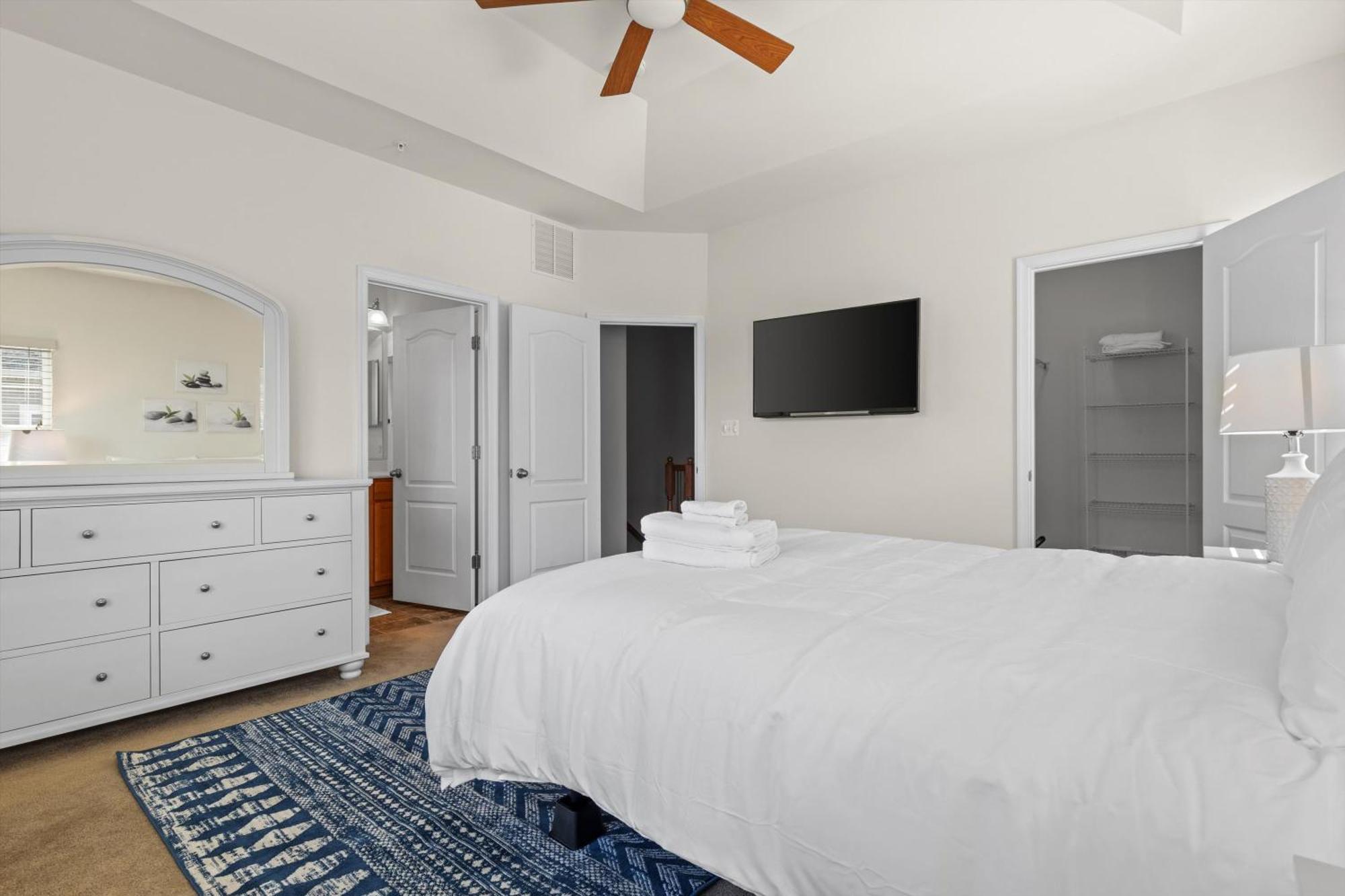 Convenience At A Great Value 4-br Dc * Washington