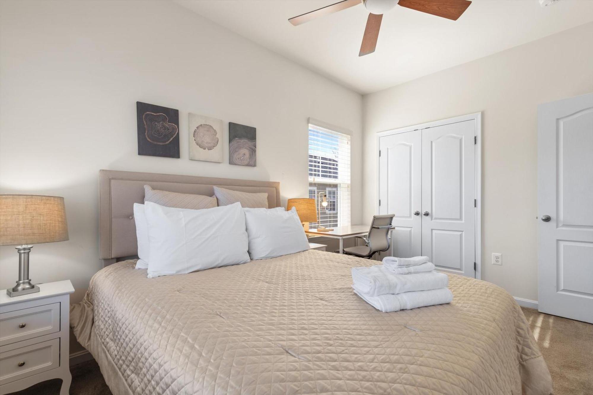 Holiday home Convenience At A Great Value 4-br Dc