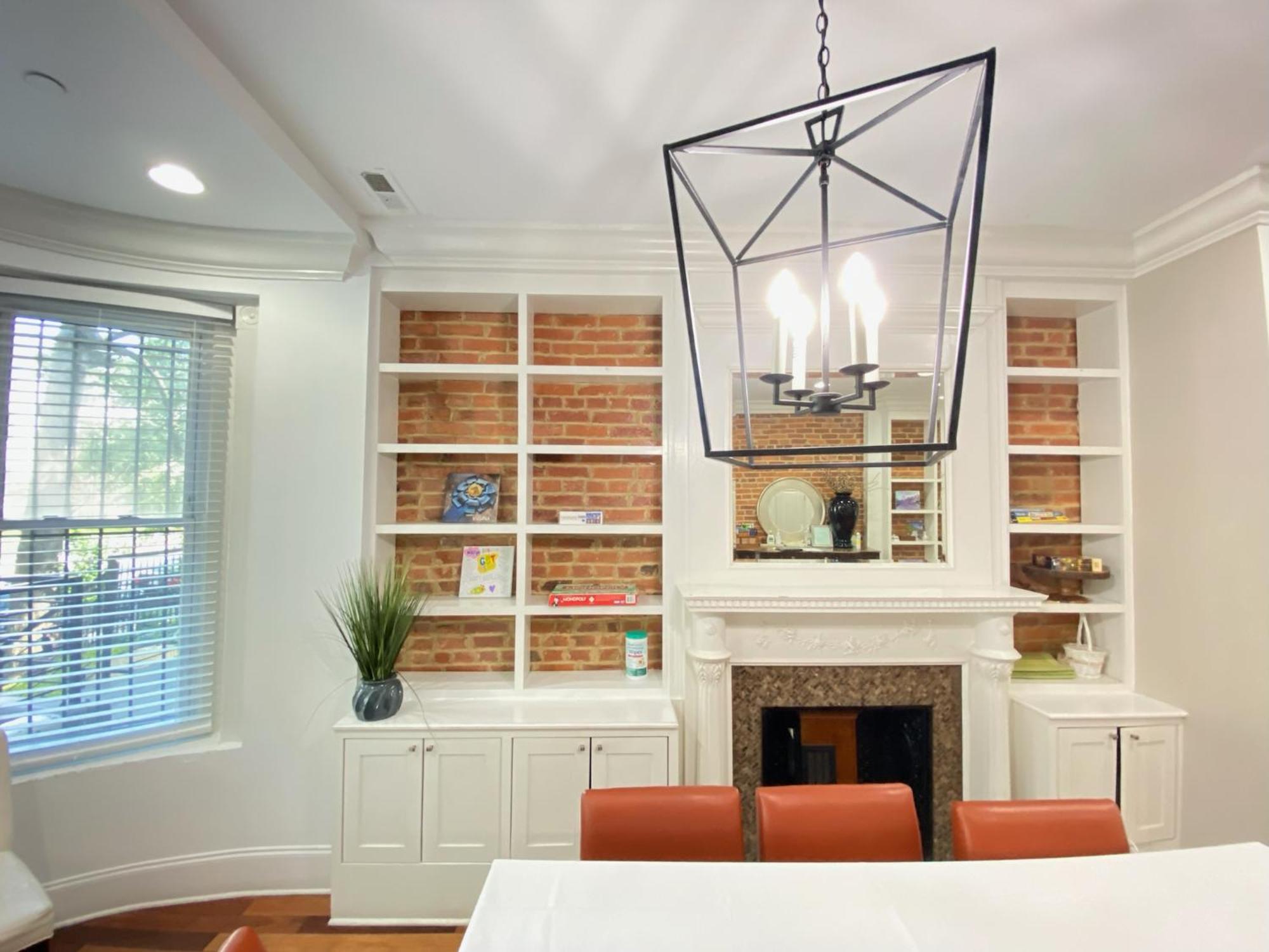 Classy Victorian Brownstone Subway Shopping Holiday home Washington