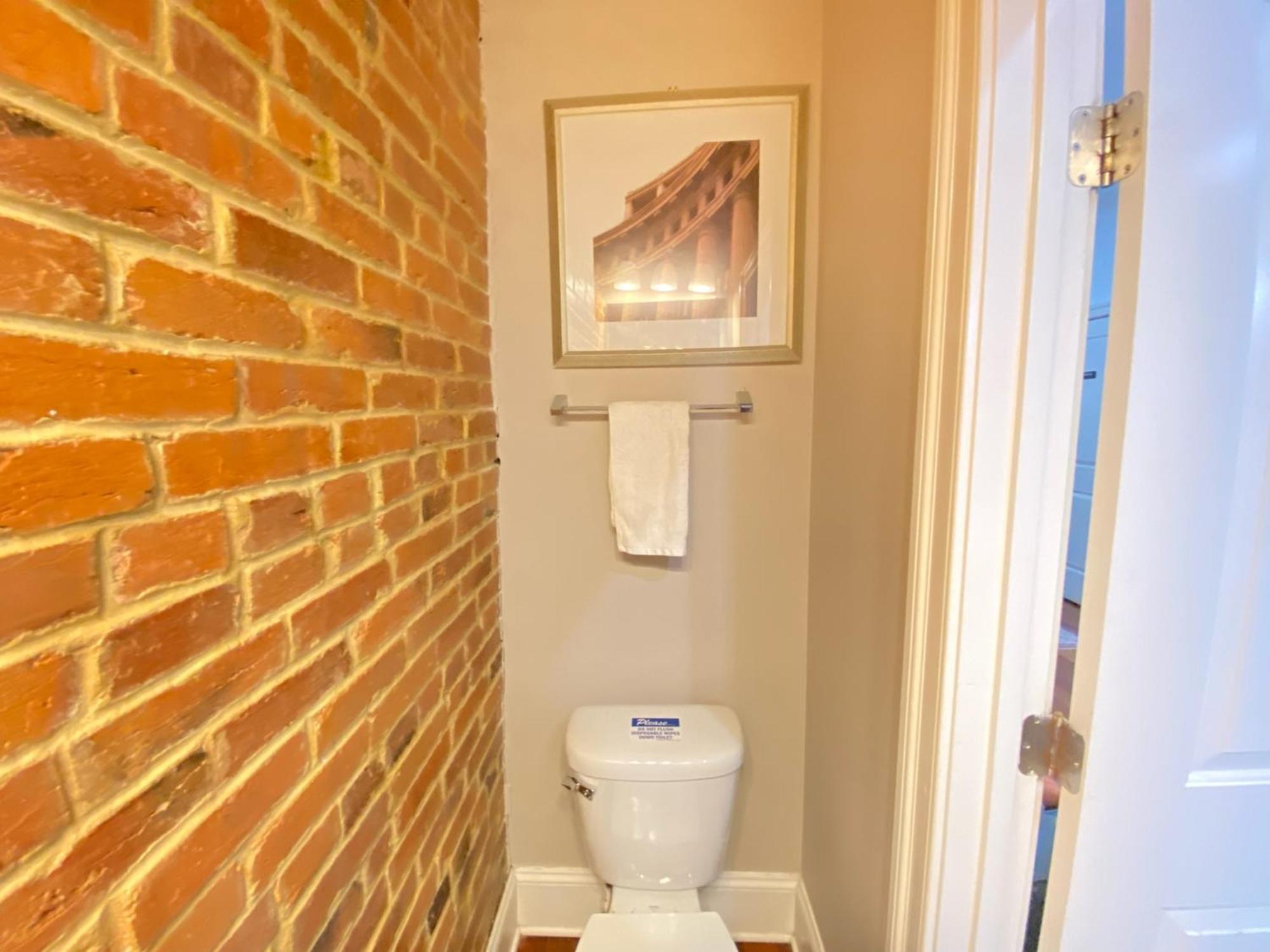 Classy Victorian Brownstone Subway Shopping *