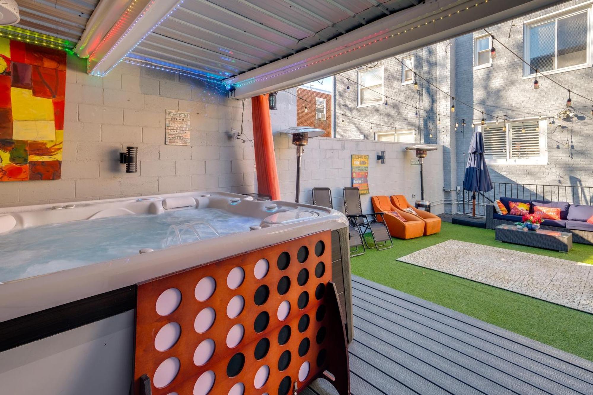 Washington, Dc, With Rooftop Game Room, Hot Tub Holiday home