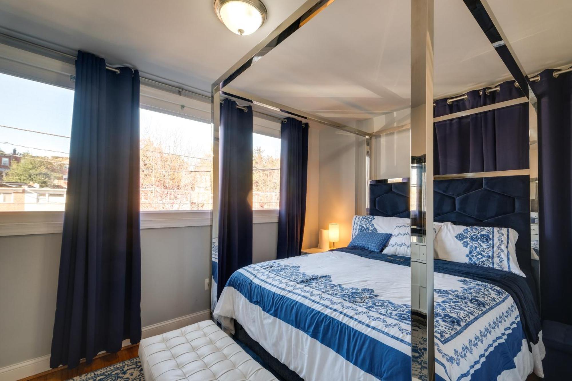 Washington, Dc, With Rooftop Game Room, Hot Tub Holiday home