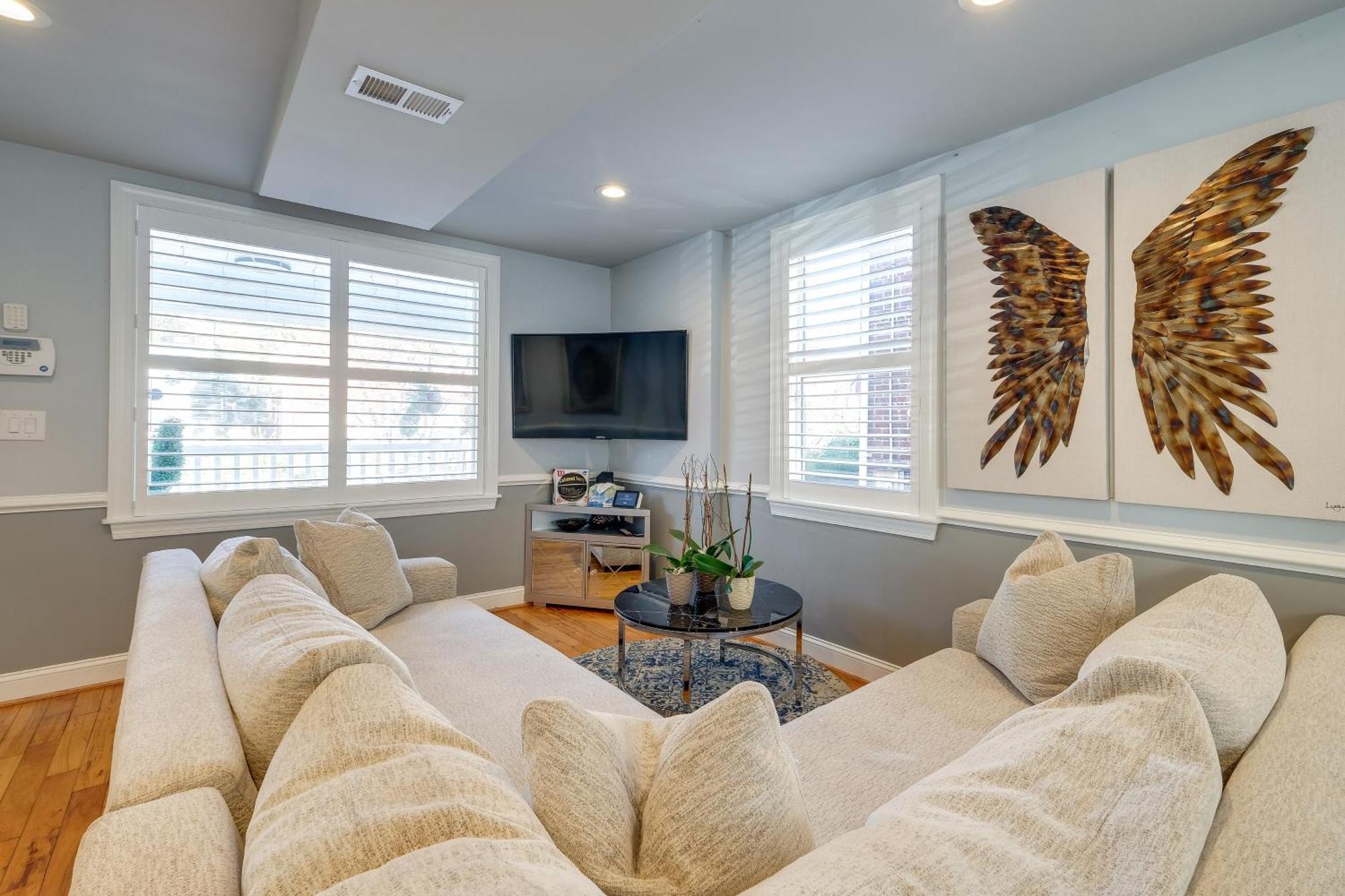 Washington, Dc, With Rooftop Game Room, Hot Tub Holiday home *