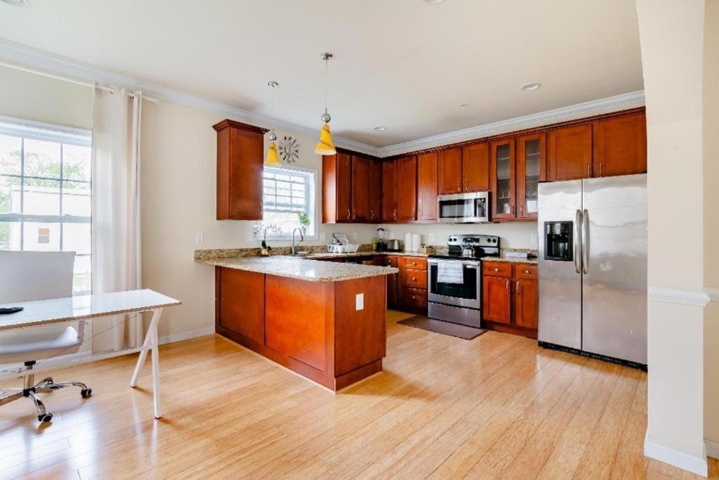 Bed & Breakfast Luxurious & Cheery Private In Dc