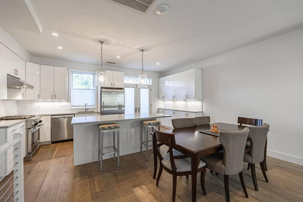 Beautiful 4br Entire House In Dc Holiday home Washington