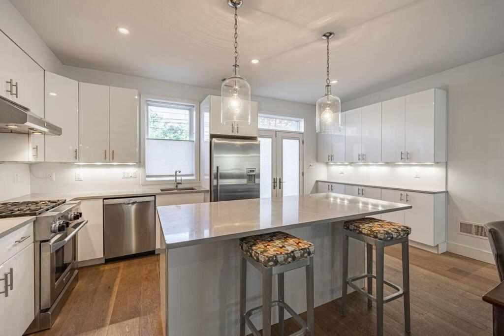 Beautiful 4br Entire House In Dc Holiday home