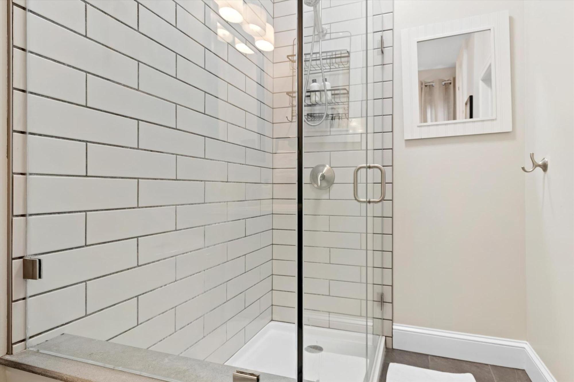 Chic 1-br Loft Nestled Between Dupont & Logan Apartment *