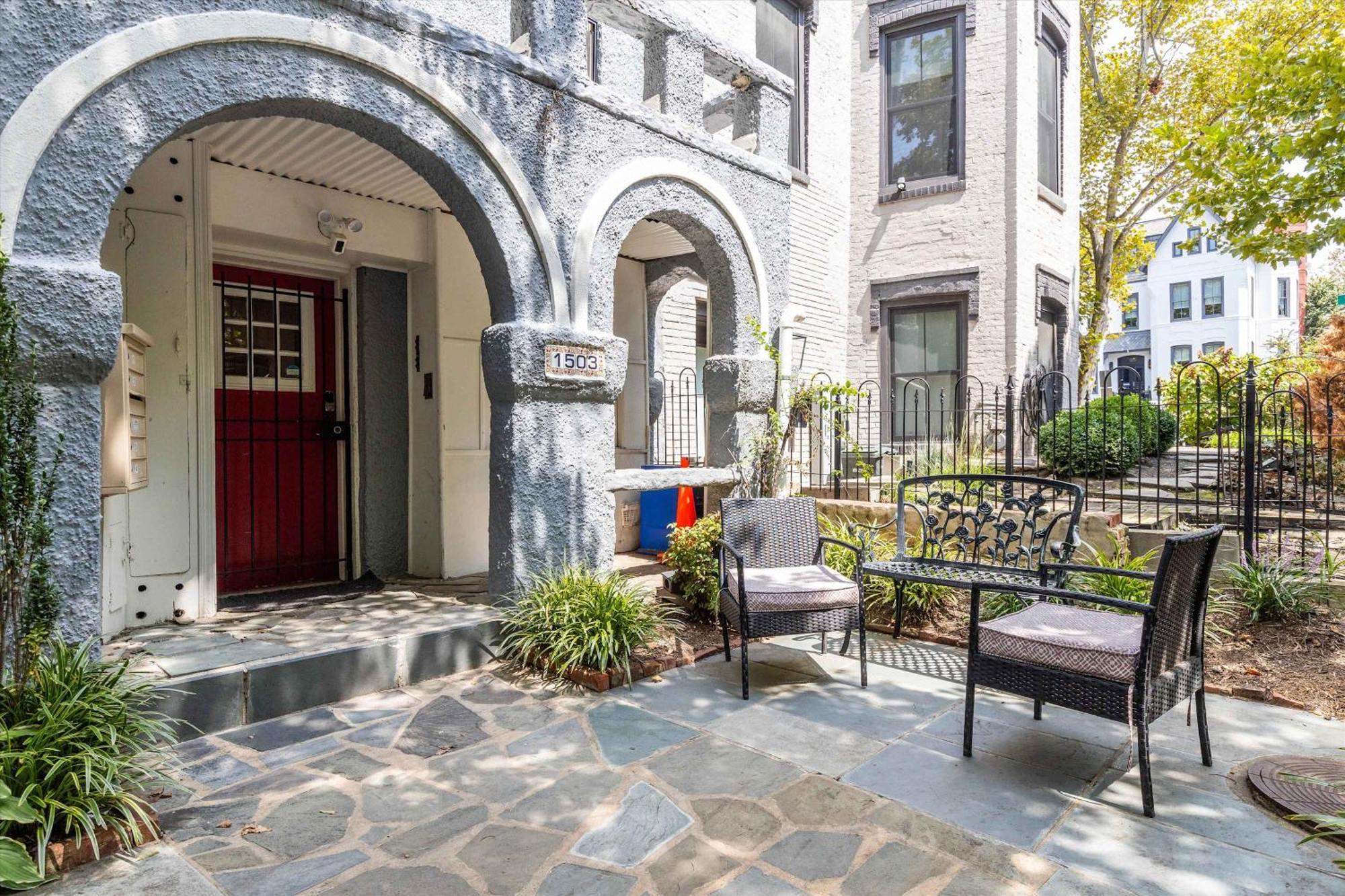 Apartment Chic 1-br Loft Nestled Between Dupont & Logan Washington
