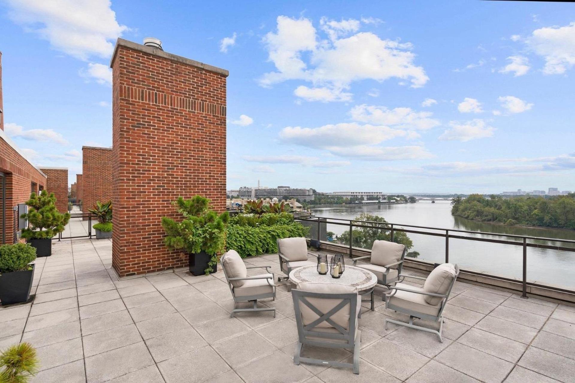 Luxurious Penthouse With Panoramic Views Apartment *