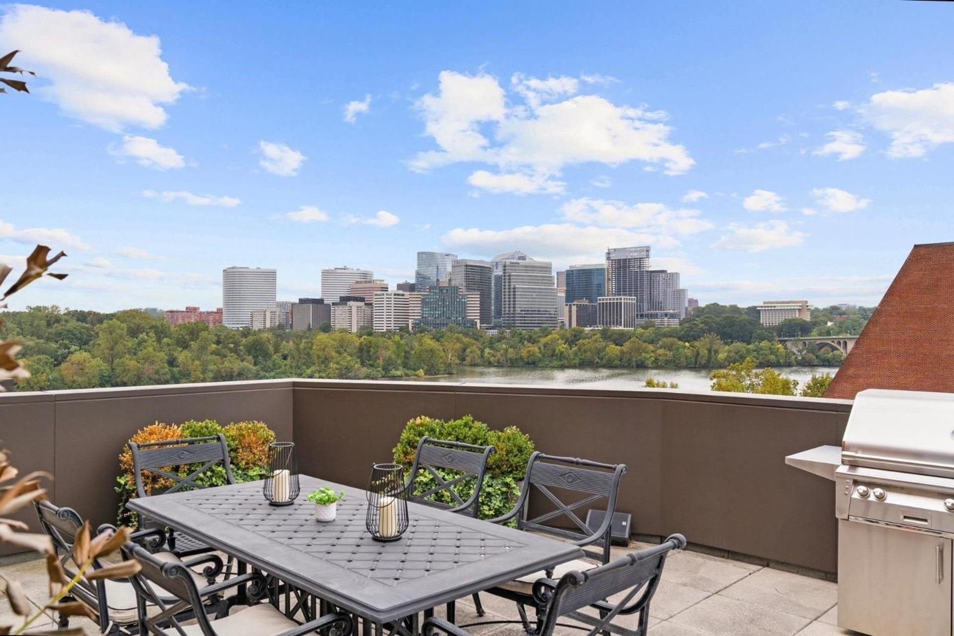 Luxurious Penthouse With Panoramic Views Apartment *