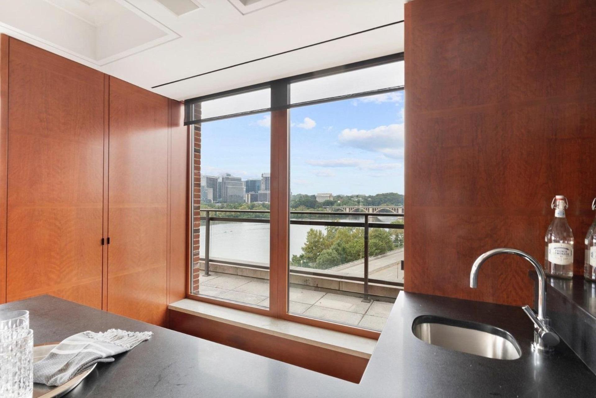 Luxurious Penthouse With Panoramic Views Apartment Washington