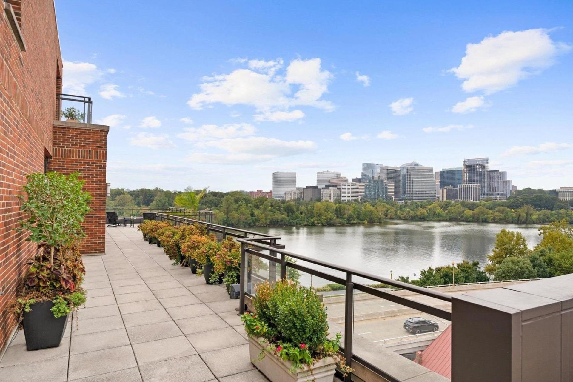 Luxurious Penthouse With Panoramic Views * Washington