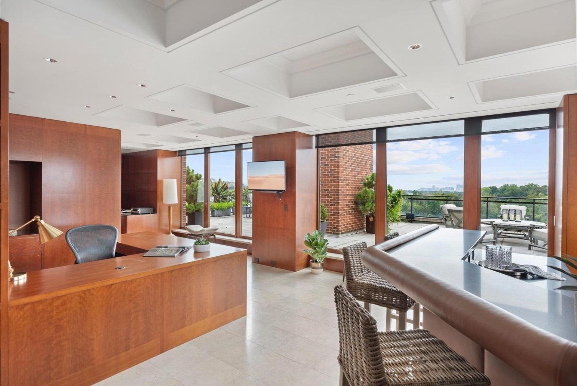 Luxurious Penthouse With Panoramic Views Apartment Washington