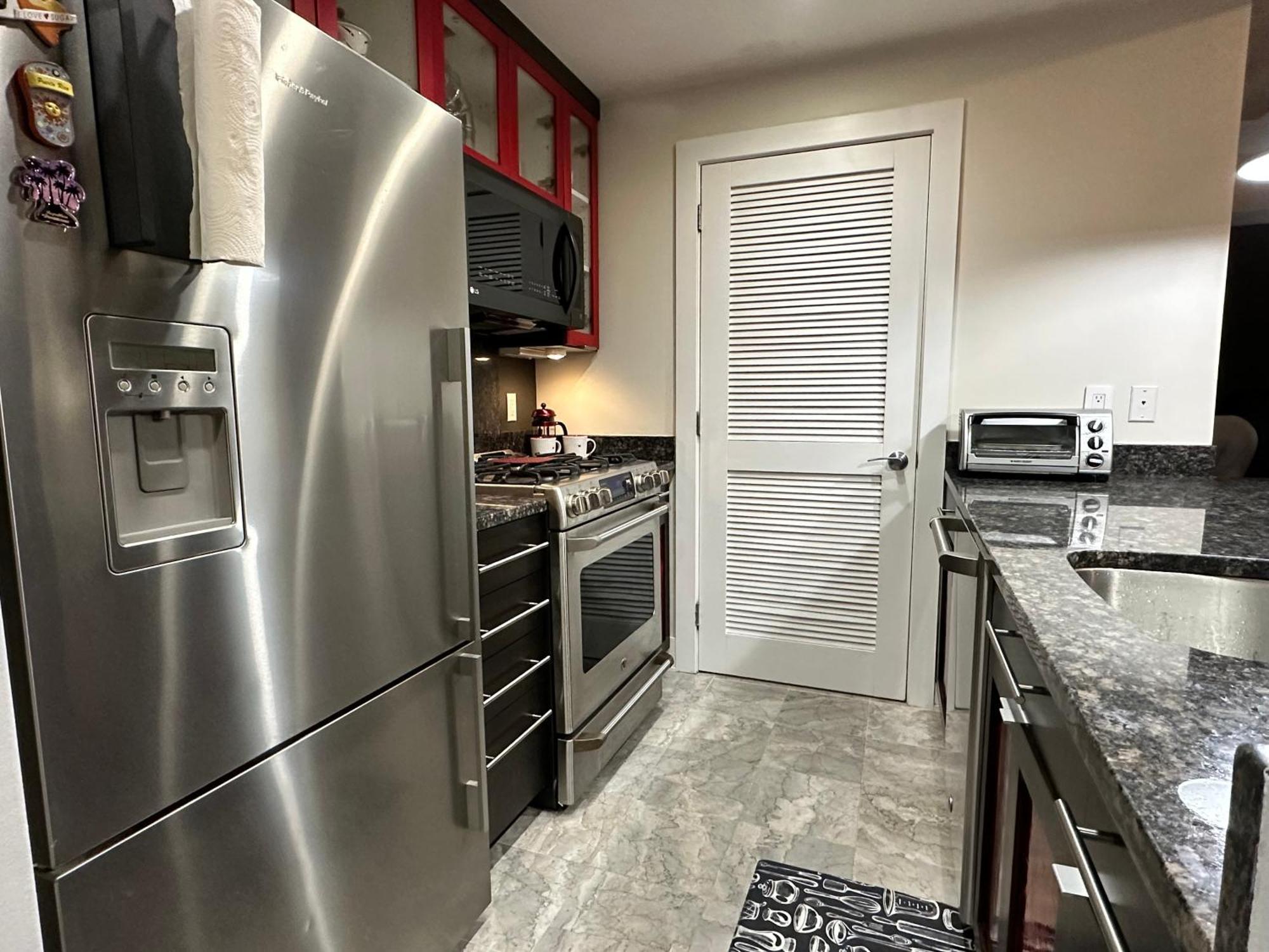 Bed & Breakfast Walk, Scoot, Bike! No Car Needed *