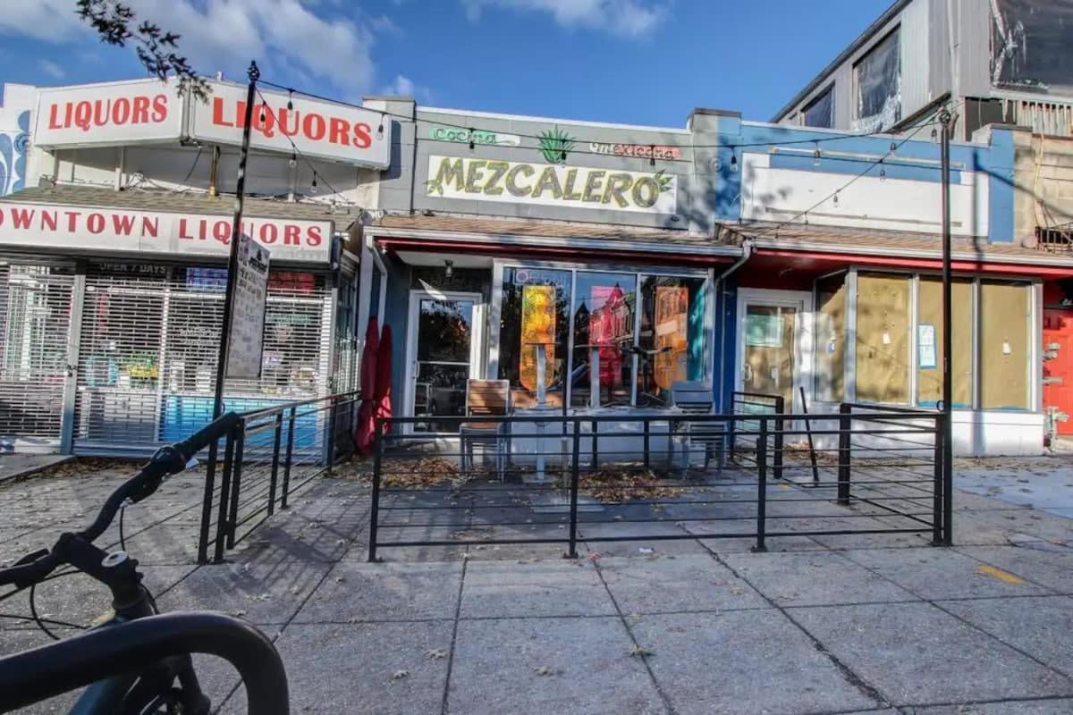 Sunny, Serene & Centrally-located *privacy *comfort *5-stars Washington