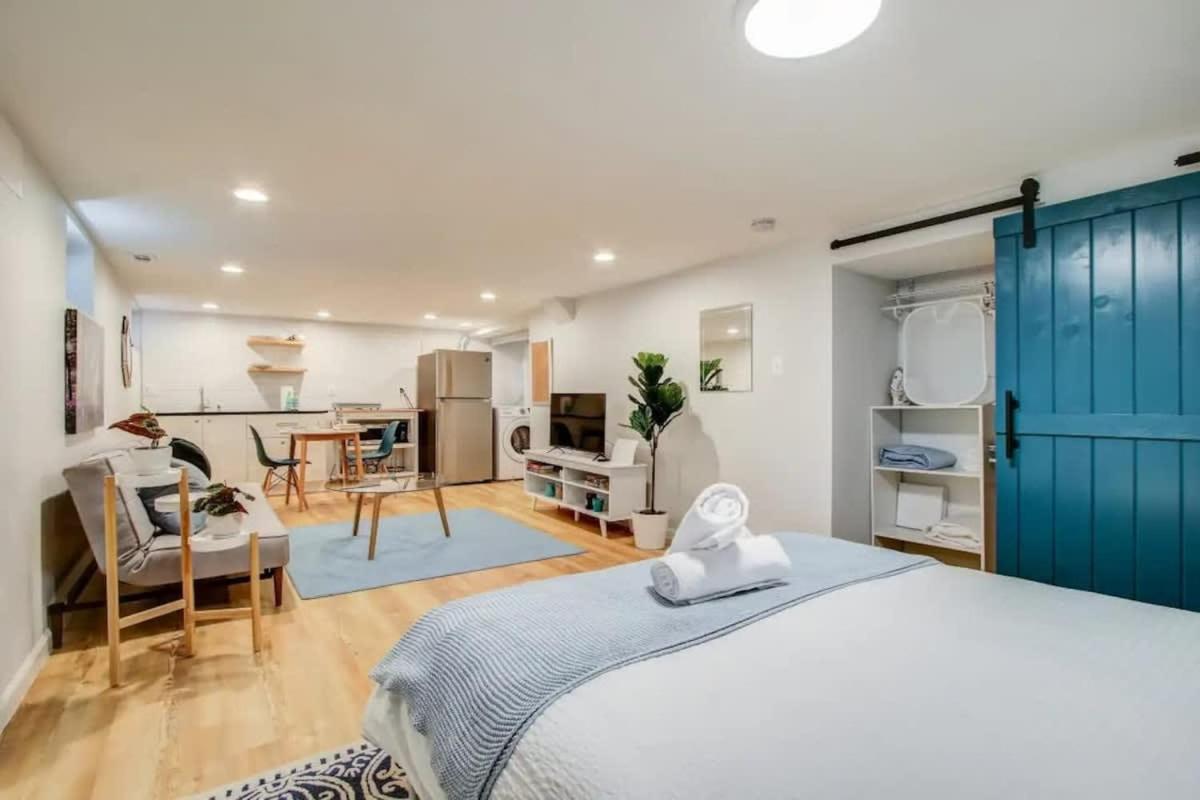 Sunny, Serene & Centrally-located *privacy *comfort *5-stars Washington