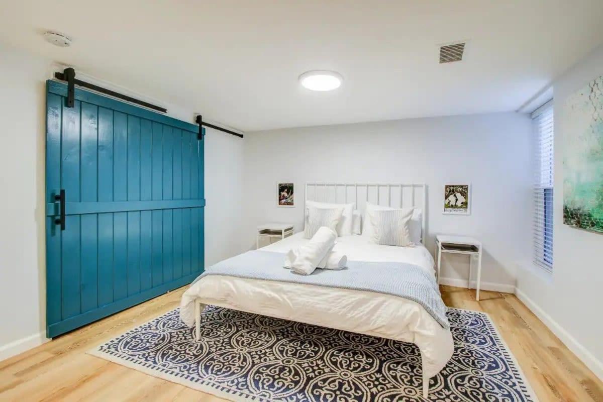Apartment Sunny, Serene & Centrally-located *privacy *comfort *5-stars *