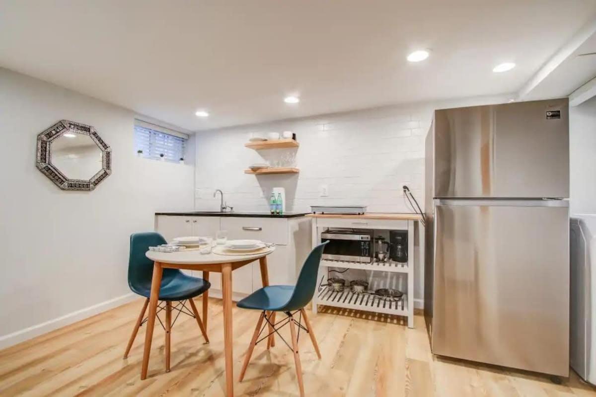 Sunny, Serene & Centrally-located *privacy *comfort *5-stars Apartment Washington