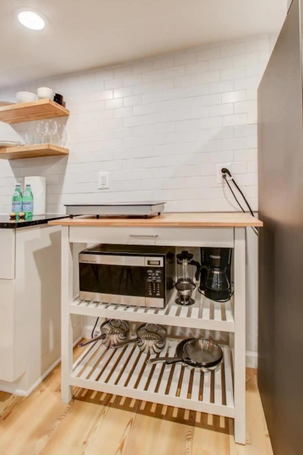 Sunny, Serene & Centrally-located *privacy *comfort *5-stars Apartment