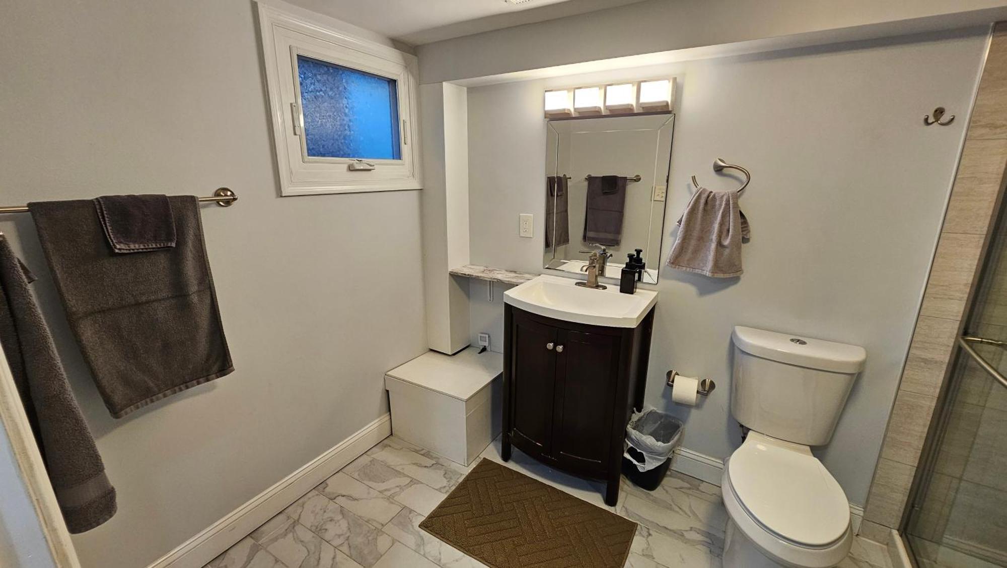 English Basement Suite: Metro-adjacent Petworth Retreat With Parking Washington