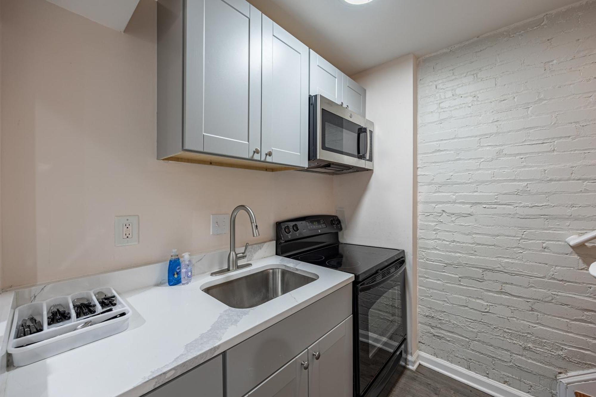 Cozy In Dc With Private Parking Apartment Washington