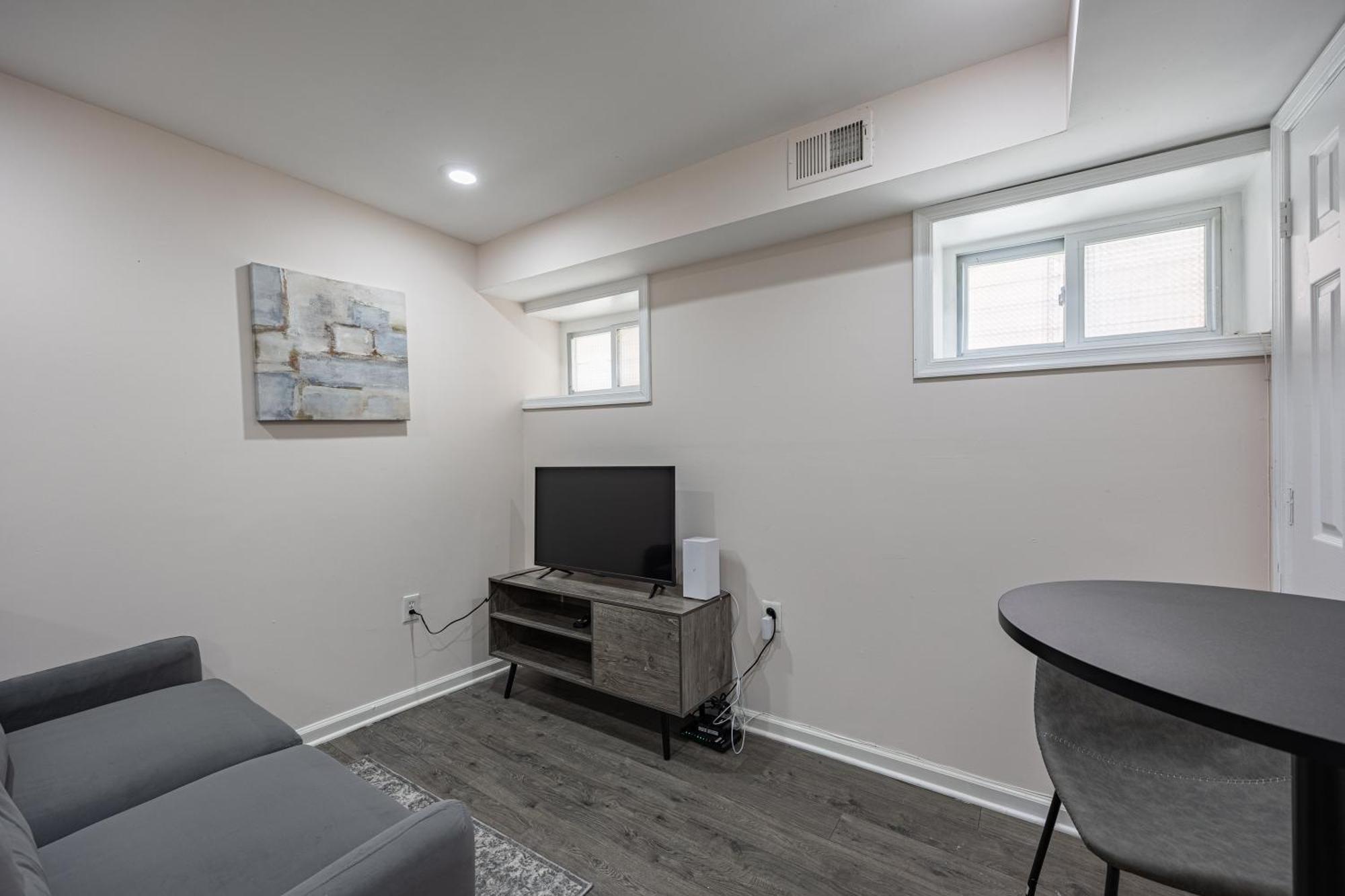 Cozy In Dc With Private Parking Apartment Washington