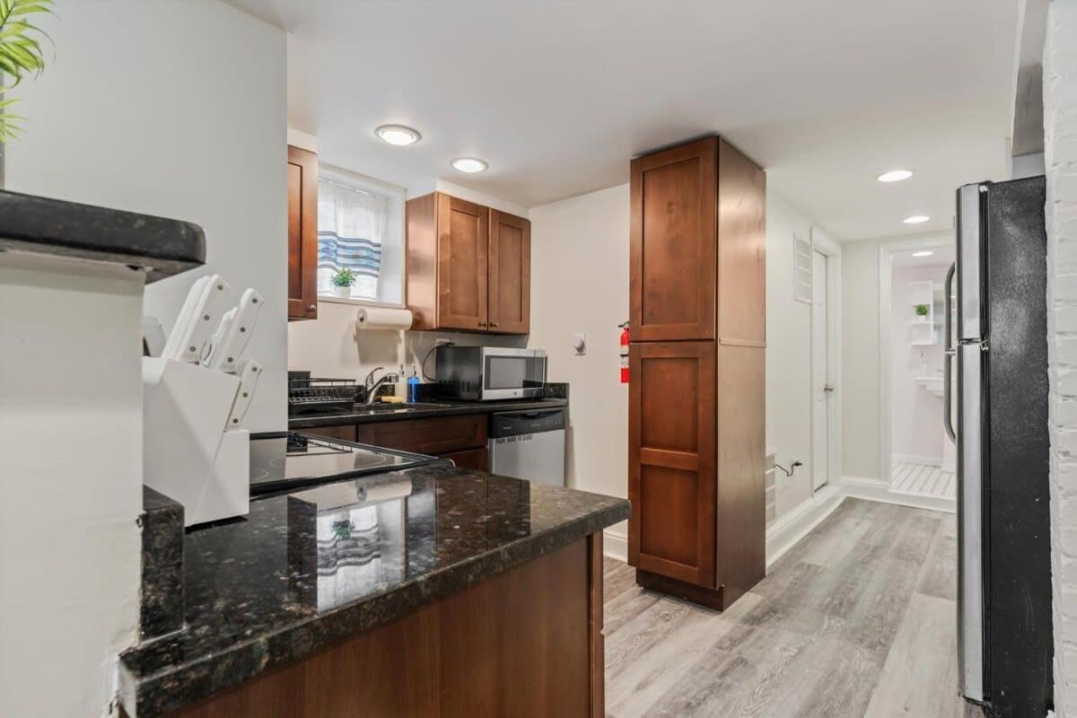 Garden-level 2-br In Historic Petworth * Washington