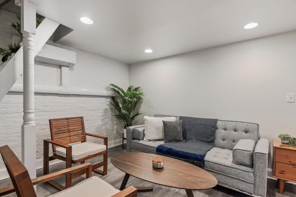 Garden-level 2-br In Historic Petworth *