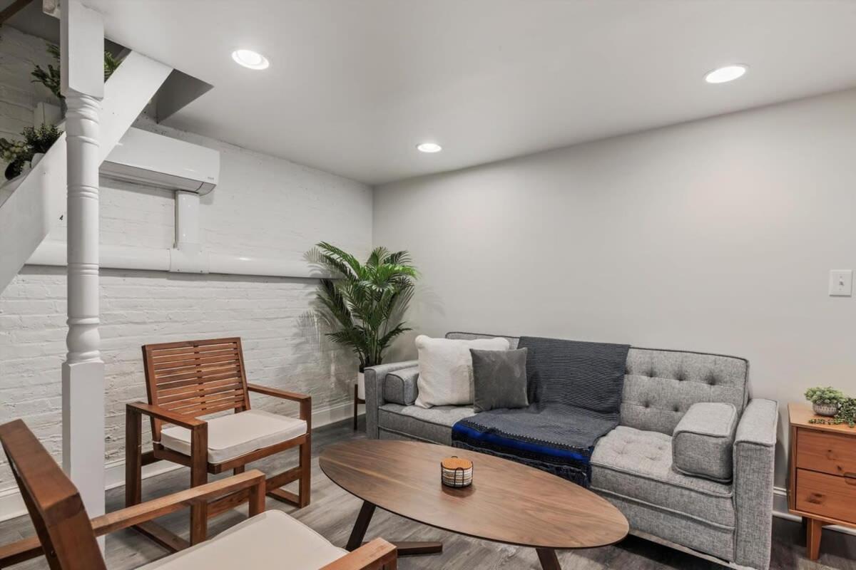 5-br Historic Nestled Btw Petworth & Cohi Holiday home Washington