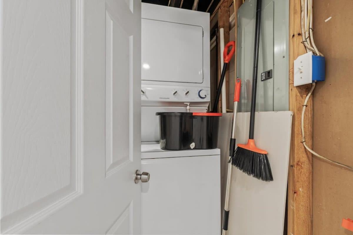 Garden-level 2-br In Historic Petworth Apartment Washington