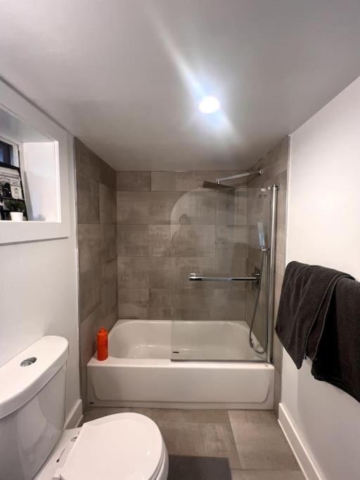 New Cozy In Dc Near Downtown