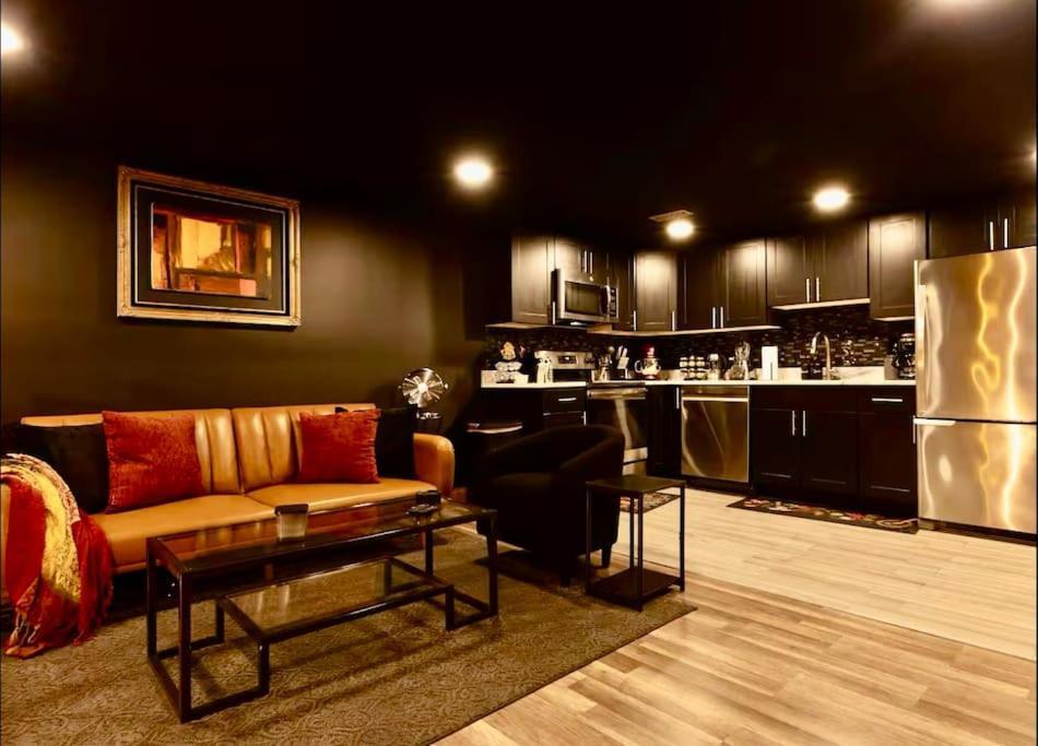 Bloomingdale Blues Speakeasy Free Parking * Washington