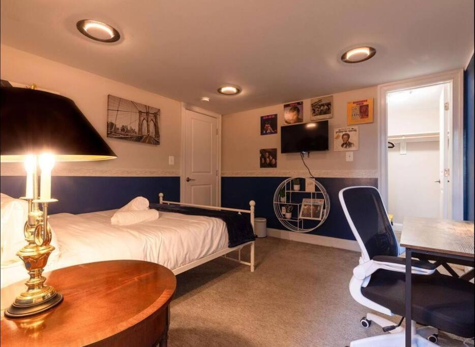 Apartment Bloomingdale Blues Speakeasy Free Parking Washington