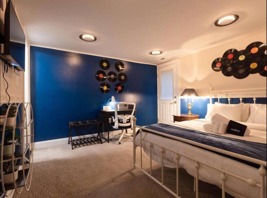 Bloomingdale Blues Speakeasy Free Parking Apartment Washington