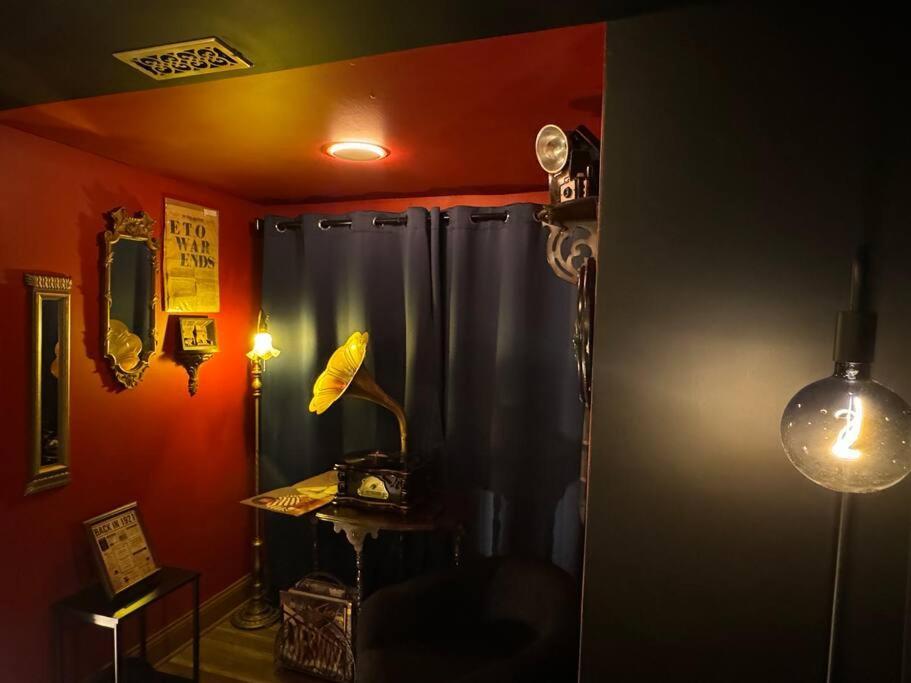 Bloomingdale Blues Speakeasy Free Parking Apartment
