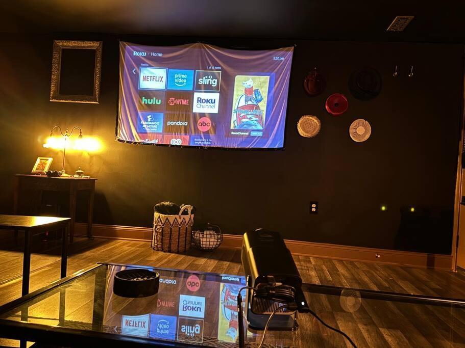 Apartment Bloomingdale Blues Speakeasy Free Parking *