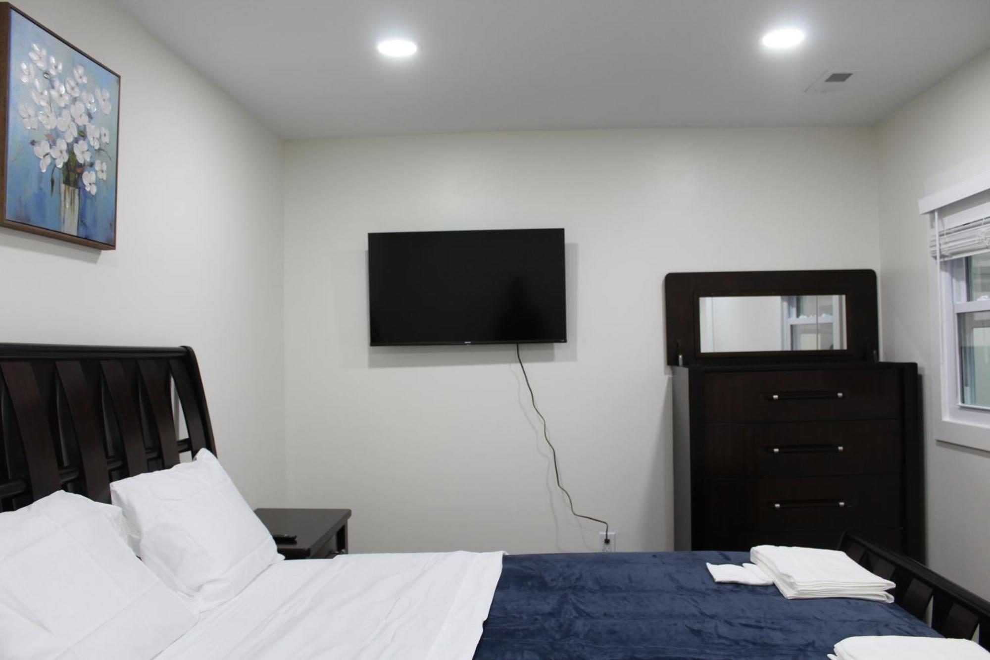 Bed & Breakfast Unit 1 - Two Bedroom With Wifi In Awesome - Visit Bitly Link Slash Nelsonpl1 Washington