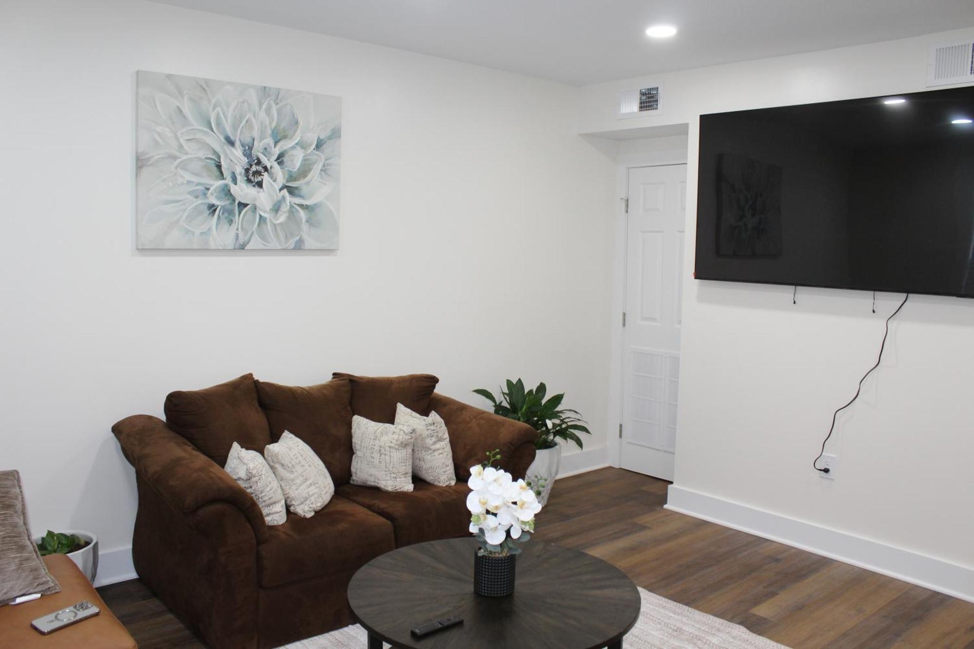 Bed & Breakfast Unit 1 - Two Bedroom With Wifi In Awesome - Visit Bitly Link Slash Nelsonpl1