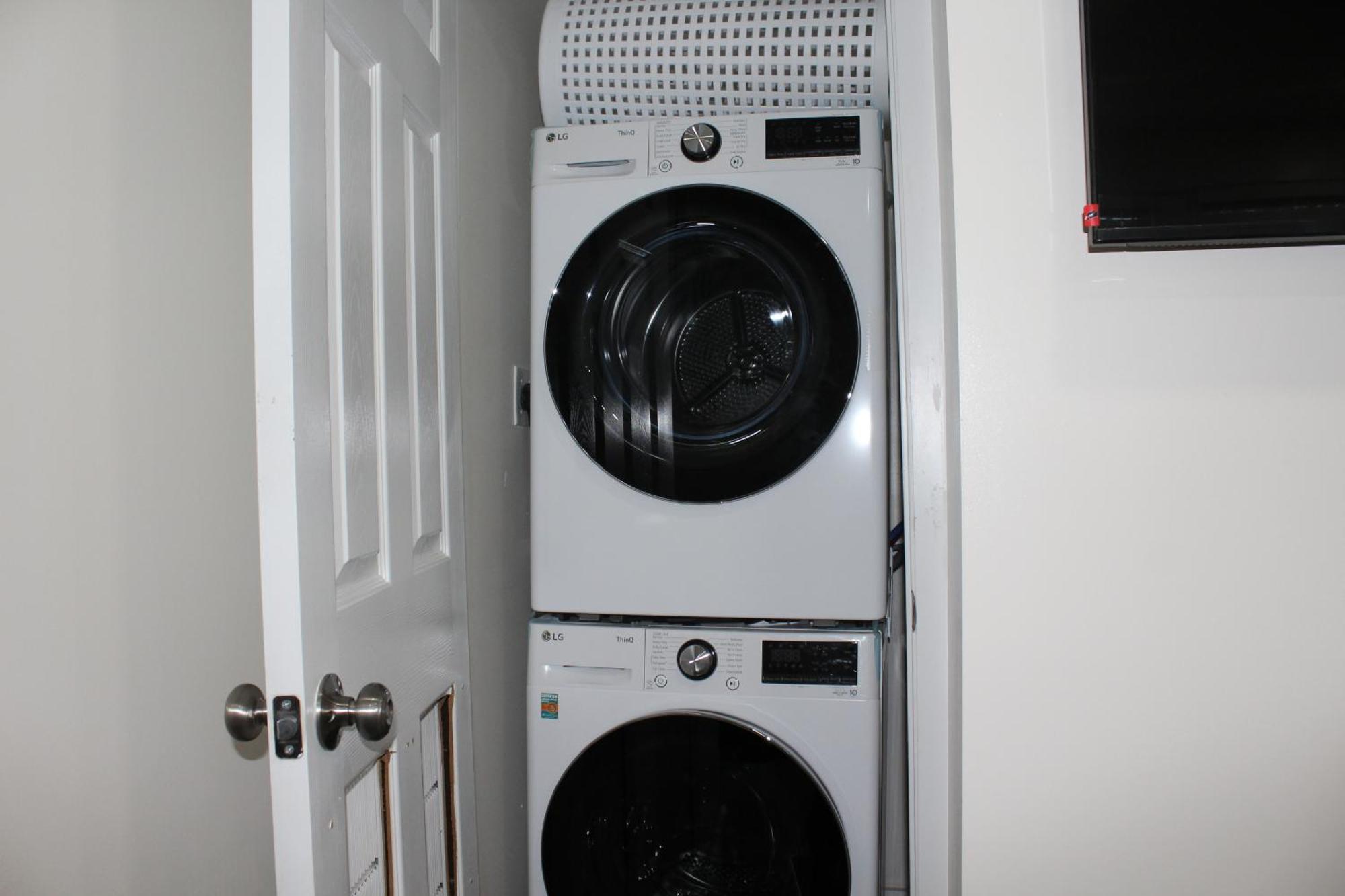 Bed & Breakfast Unit 1 - Two Bedroom With Wifi In Awesome - Visit Bitly Link Slash Nelsonpl1
