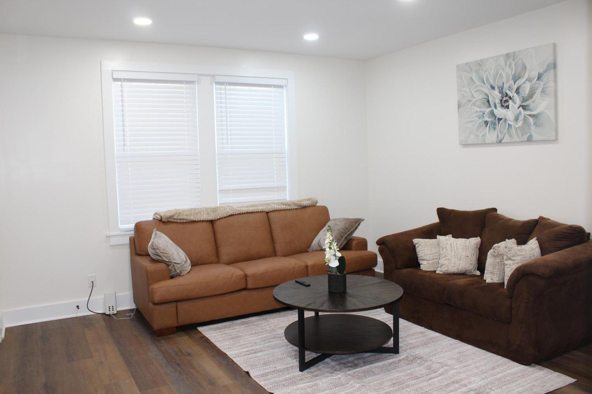 Unit 1 - Two Bedroom With Wifi In Awesome - Visit Bitly Link Slash Nelsonpl1 *