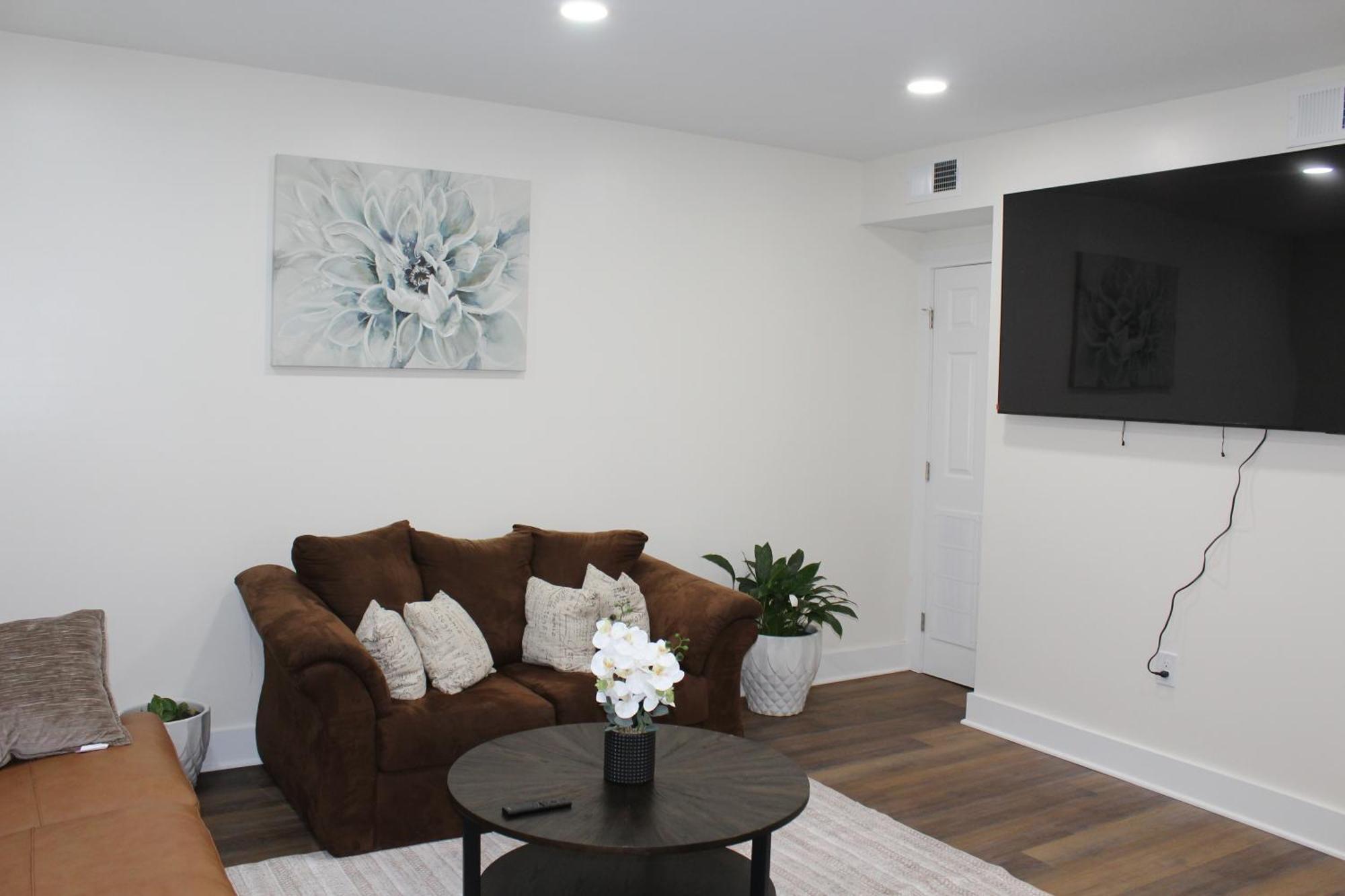 Unit 1 - Two Bedroom With Wifi In Awesome - Visit Bitly Link Slash Nelsonpl1 * Washington