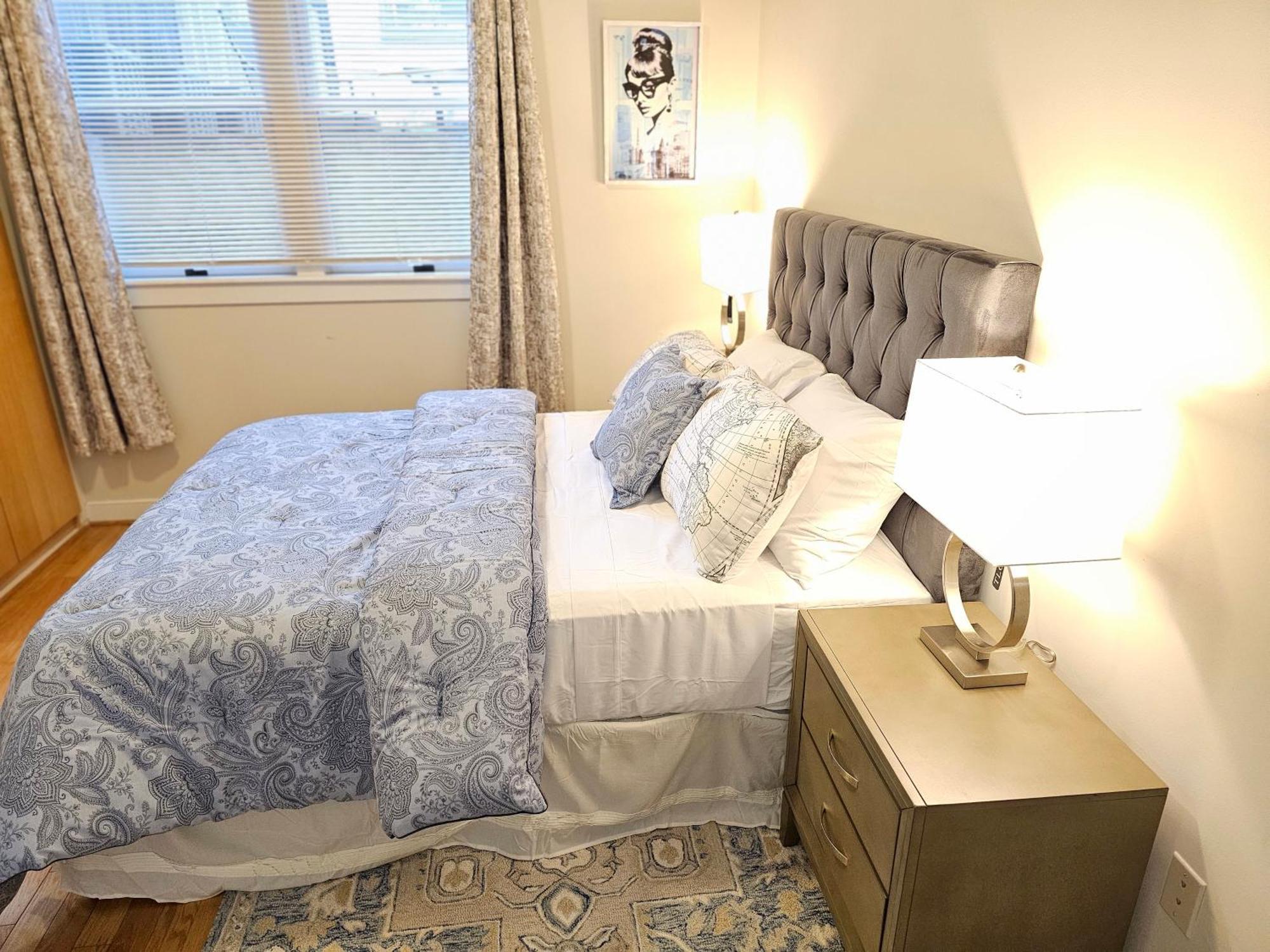 Chic 2 Bedroom At 2121 Bed & Breakfast Washington