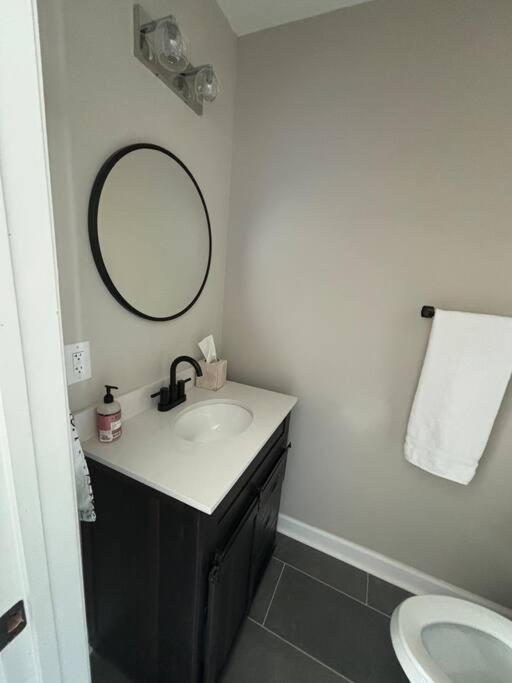 Spacious 5br 15 Mins From Downtown -free Parking! Bed & Breakfast *