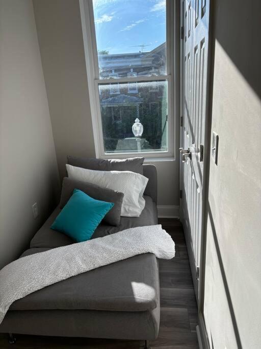 Spacious 5br 15 Mins From Downtown -free Parking! * Washington