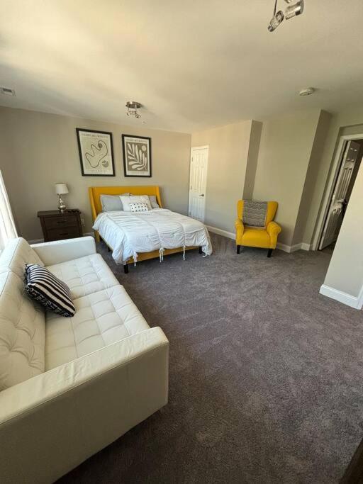 Spacious 5br 15 Mins From Downtown -free Parking! *