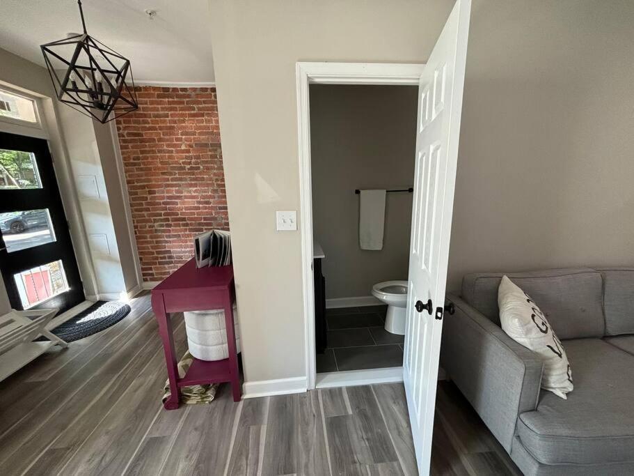 Spacious 5br 15 Mins From Downtown -free Parking! Washington