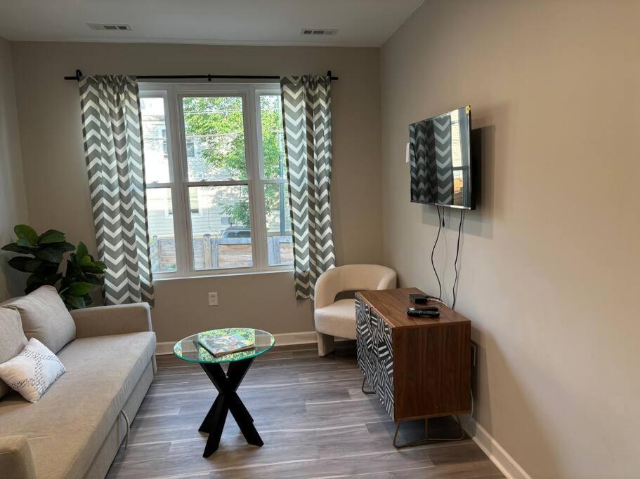 Bed & Breakfast Spacious 5br 15 Mins From Downtown -free Parking! *