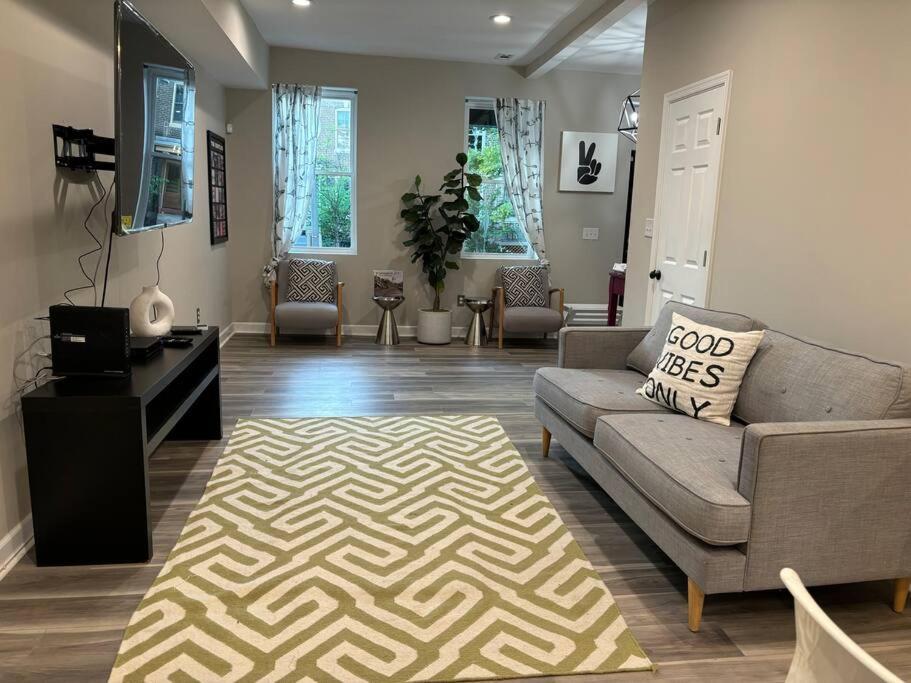 Spacious 5br 15 Mins From Downtown -free Parking!
